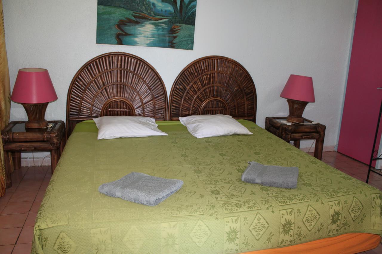 Coeur Caraibes Hotel Deshaies Exterior foto